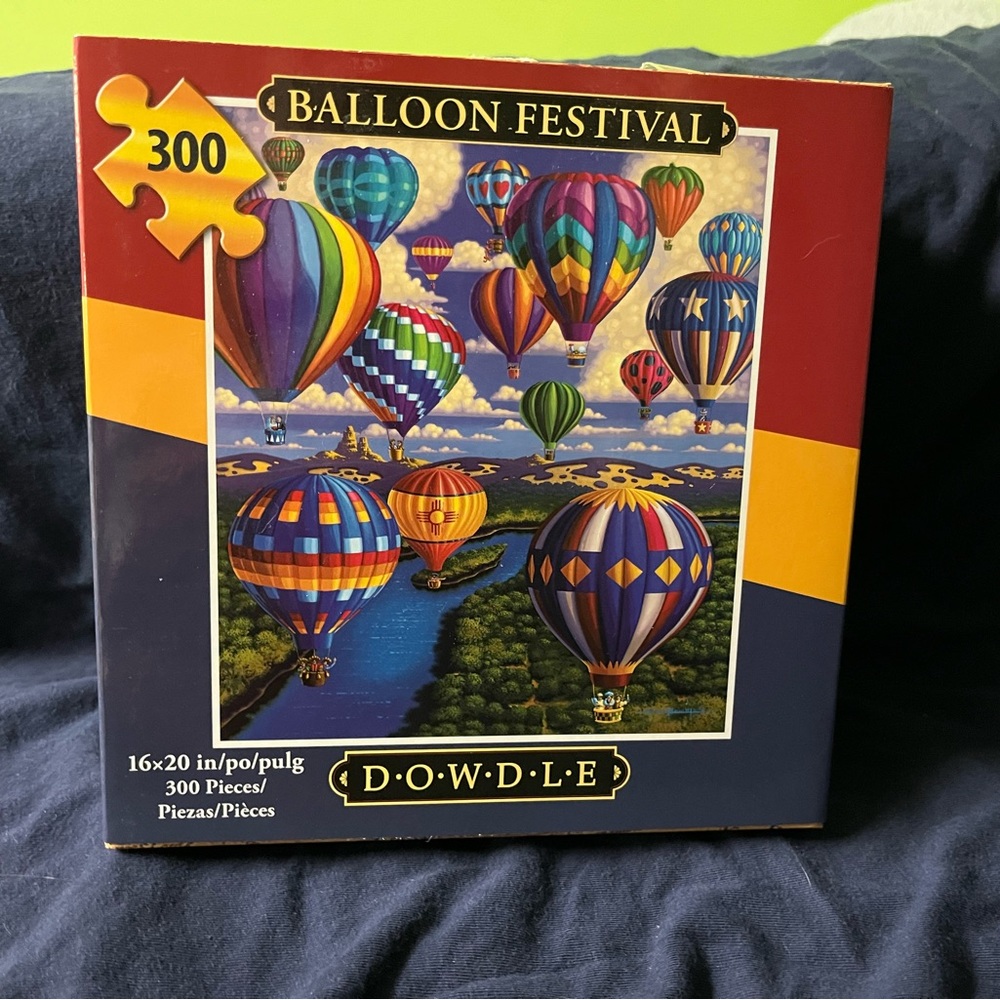 Dowdle 300 piece puzzle Balloon Festival